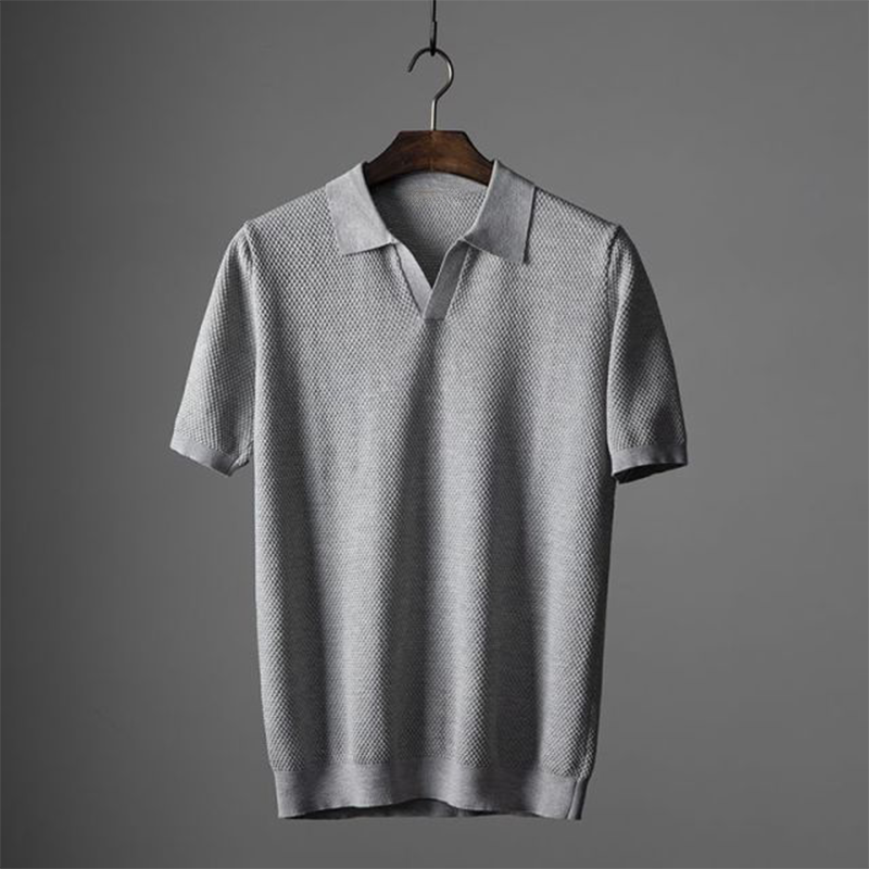 Men’s Short-Sleeved Knit Shirt with Collar